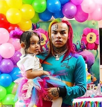 6ix9ine is a father of two daughters.